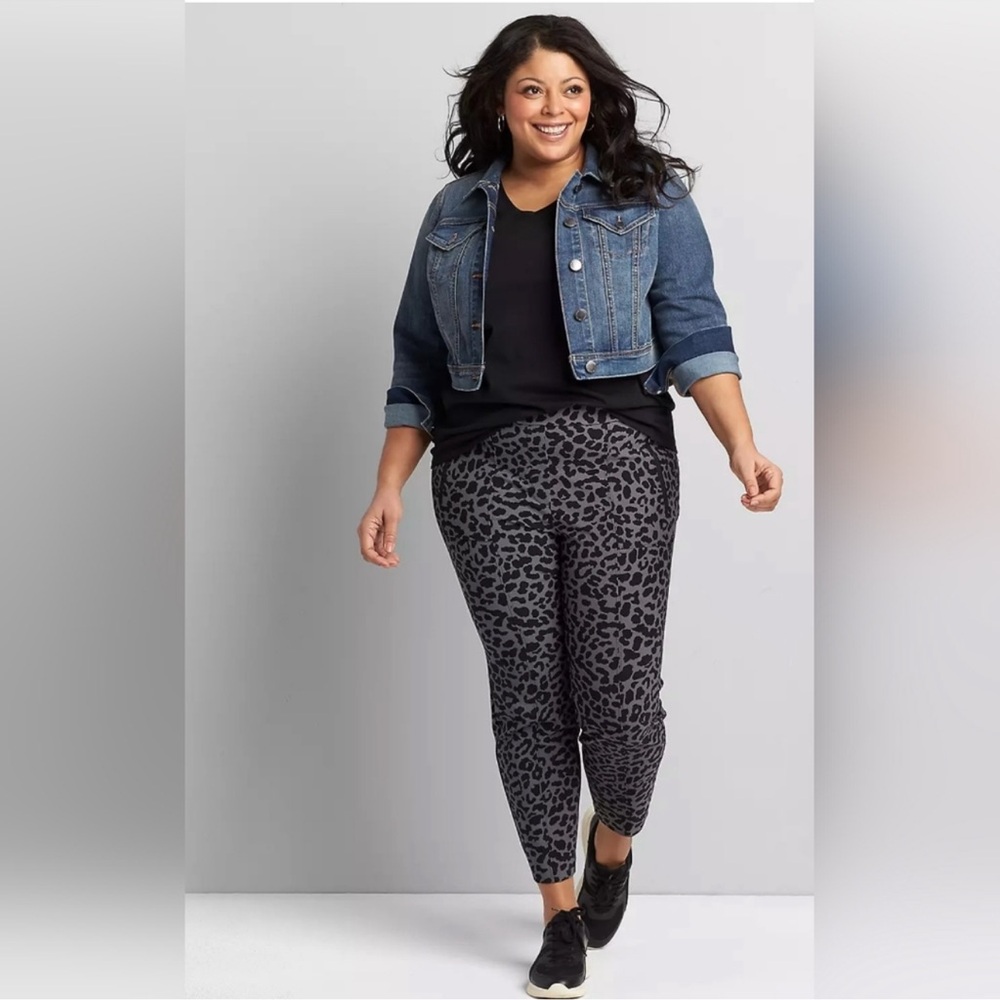 Lane Bryant Black and Gray Leopard Print Pull On Pants with Zip Pockets Size 16 - Picture 2 of 9